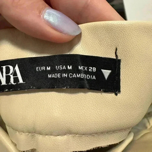 ZARA FAIX LEATHER CREAM MINIMALIST MINI FLARE PANTS M - Picture 9 of 10